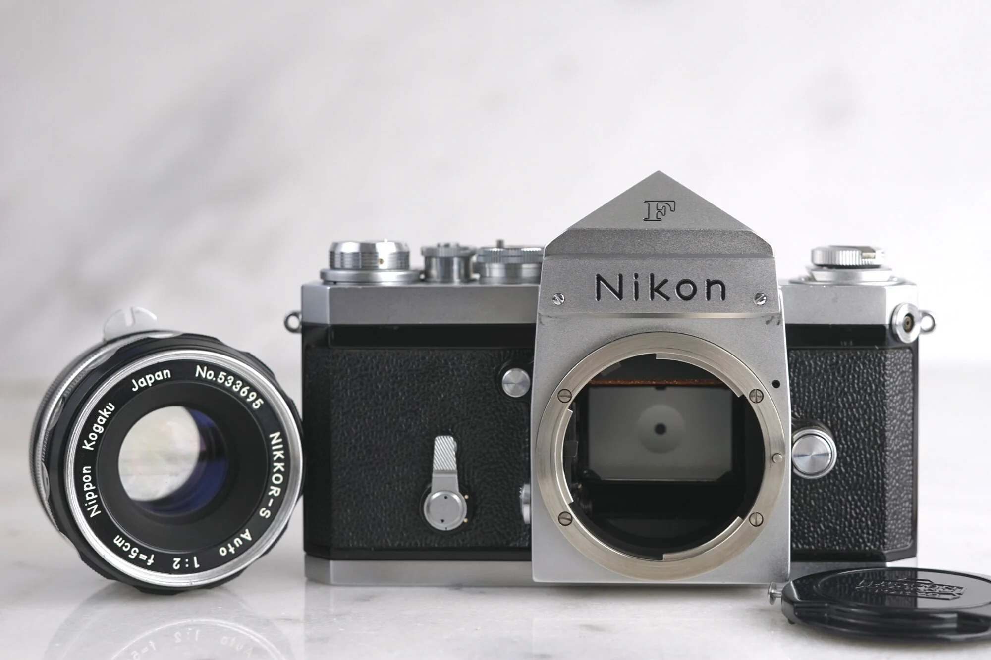 Nikon F 64xxxxx Serial Number 35mm Film SLR Camera with Prism
